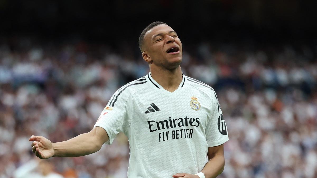 Why is Kylian Mbappe not playing in Real Madrid vs Al Hilal FIFA