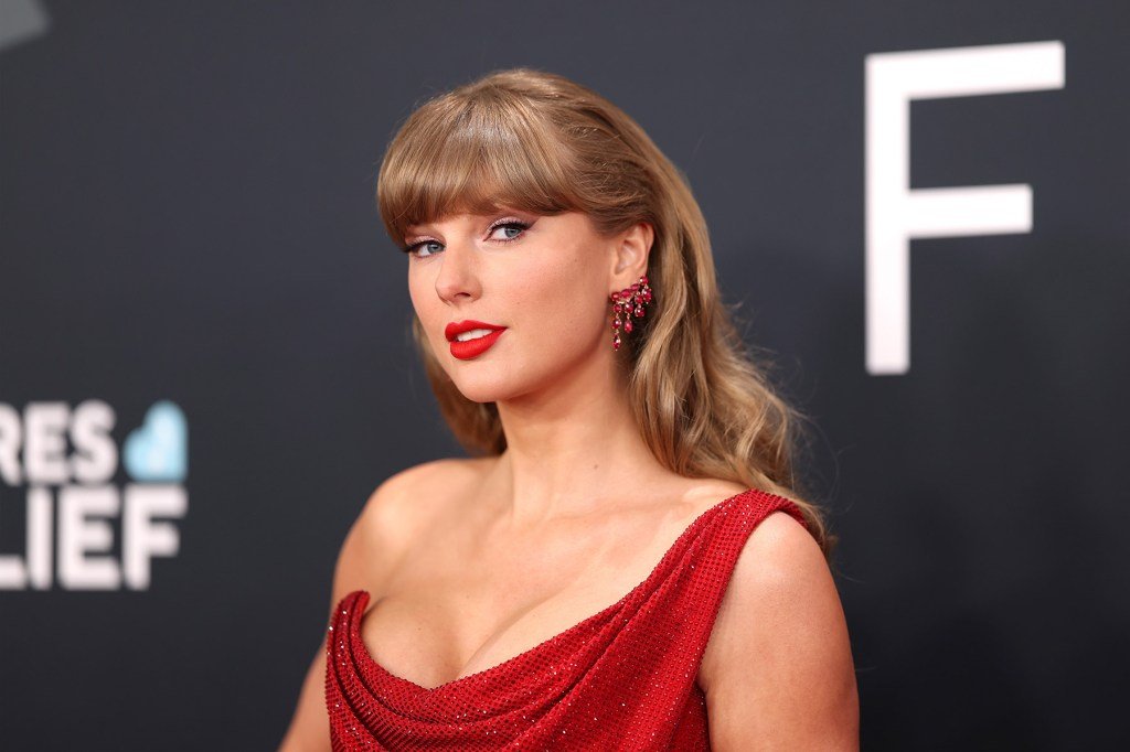taylor swift 2025 grammy awards billboard 1800